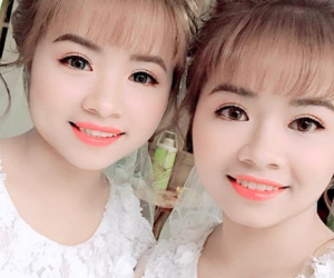 Cặp chị em sinh đôi làm cùng công ty, lấy chồng cùng một ngày nhận nhiều chú ý trên MXH