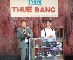 Hiếm hoi lắm mới thấy MC Lại Văn Sâm nghẹn ngào trên sóng truyền hình như thế này!