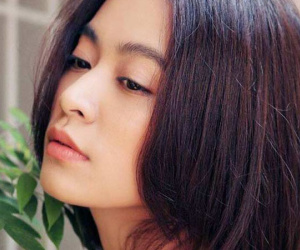 Hoàng Thùy Linh: Nữ thần 'mặt mộc' showbiz Việt