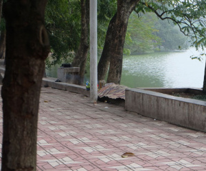 Hà Nội: Bơi ra tháp Rùa mặc nhiều người can ngăn, người đàn ông đuối nước ở hồ Gươm