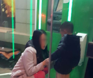 Nhiều người phẫn nộ khi chứng kiến cảnh mẹ trẻ bỏ con ở cây ATM giữa đêm đông Hà Nội, nghi do cãi nhau với chồng