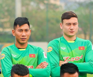 Văn Lâm và Tuấn Mạnh từng có màn trình diễn 'điên rồ' như thế này khi đối đầu Jordan trong quá khứ