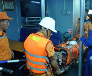4 ngư dân bị ngạt khí hầm cá, 2 người nguy kịch