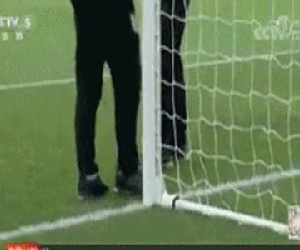 Chuyện kỳ lạ tại Asian Cup 2019: HLV Thái Lan lén lút yểm bùa cầu may nhưng bị người Trung Quốc tỉnh táo hóa giải