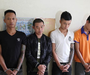 Hàng trăm cảnh sát kiểm tra 44 tiệm cầm đồ, tín dụng đen