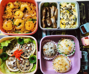 Tròn mắt thán phục người vợ 'quốc dân': Mỗi ngày chồng đi làm là một hộp cơm vừa ngon vừa đẹp, đủ 26 bữa/tháng