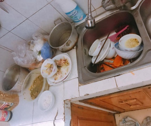 Tuyệt vọng khi bị kẹp giữa mẹ chồng và chị chồng vừa bẩn vừa lười, nàng dâu lên mạng xin hội chị em kế bỏ trốn