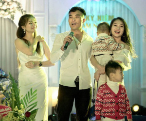 Góc 'chồng nhà người ta': Tặng vợ cùng bạn bè 3 ô tô và 8 xe ga xịn nhân kỉ niệm 6 năm ngày cưới