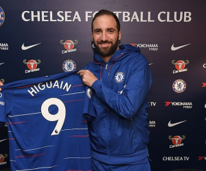Gonzalo Higuain ra mắt Chelsea, hiệu ứng domino chuyển nhượng được kích hoạt