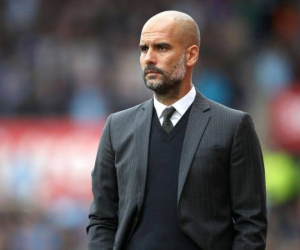 Lý do Man City cay đắng nhìn De Jong về tay Barcelona