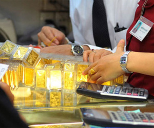 Giá vàng hôm nay 25/1: USD bật tăng, vàng quay đầu giảm