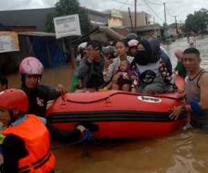 Video: Lũ quét ở Indonesia làm ít nhất 59 người thiệt mạng