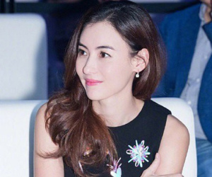 Bất chấp mọi lời đồn đoán về danh tính cha đẻ của cậu con trai thứ ba, Trương Bá Chi quyết đặt tên con theo họ mình