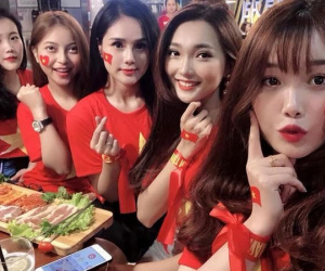Bạn gái tuyển thủ Việt Nam và những lần đáp trả 'cực gắt' trên mạng