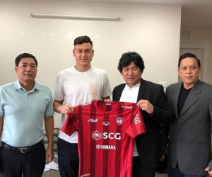 Đặng Văn Lâm ra mắt Muangthong United vào sáng mùng 2 Tết