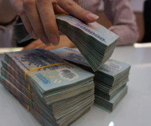 Ngân hàng thưởng Tết đến 9 tháng lương