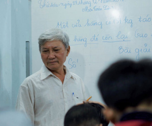 ‘Ông tiên’ bán đất mở lớp học 0 đồng cho 100 trẻ em nghèo giữa Sài Gòn