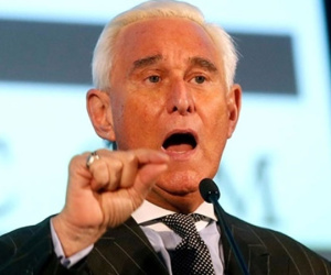 Roger Stone - cố vấn thân cận cho Trump bị FBI bắt