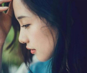 Thức dậy sau đêm tân hôn, tôi suýt ngất khi nhìn thấy tấm lưng trần của vợ