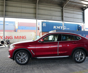 BMW X4 2019 chính hãng cập cảng Sài Gòn
