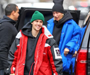 Liên tục dời ngày cưới, vợ chồng Justin Bieber có biểu hiện gì mà 'đập tan' tin đồn trục trặc?