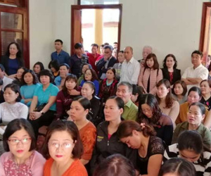 Người dân ngồi kín phòng theo dõi tòa tuyên án Hoàng Công Lương