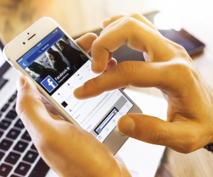 Facebook bị phát hiện chi tiền nhằm gián điệp người dùng