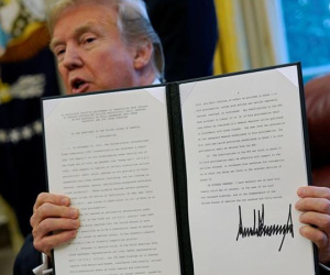 Nghị sĩ Mỹ dự kiến hạn chế quyền tăng thuế của Tổng thống Trump