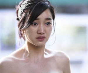 Ở nhà chồng được nửa ngày, cô dâu mới đã phải kéo va li đi ngay trong đêm tân hôn