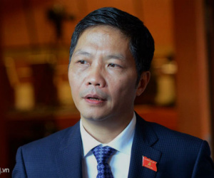 Việc dùng xe công của Bộ trưởng Trần Tuấn Anh là bài học cho cán bộ