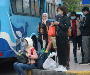 Người dân 'ùn ùn' về quê Nghỉ Tết, nhiều tuyến đường cửa ngõ Thủ đô ùn tắc