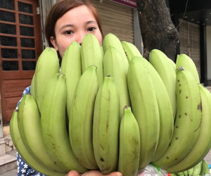 Gần nửa triệu đồng nải chuối xanh bày mâm ngũ quả