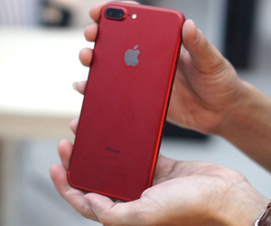 Máy tầm trung bán chạy, iPhone xách tay ế hàng dịp cận Tết