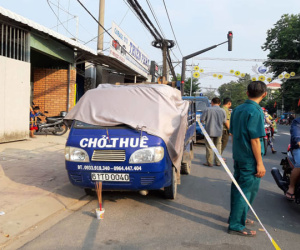 Người đàn ông chạy xe ba gác chết gục trên phố ngày 28 Tết