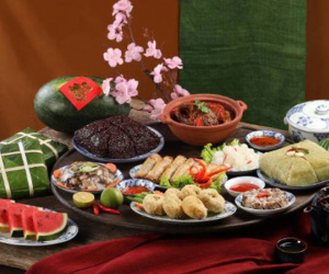Tiền triệu mâm cỗ Tết vẫn 'cháy hàng'