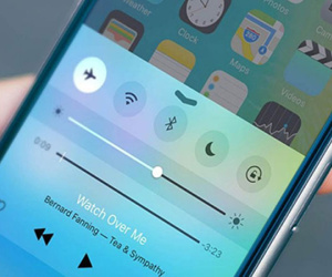 6 mẹo tăng thời gian dùng pin cho smartphone khi du xuân