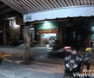 Đang cúng giao thừa, chủ nhà ngơ ngác vì bị kẻ gian giật mất gà ngay trên mâm