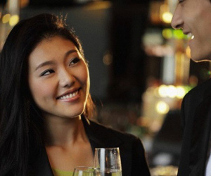 Tôi không ngờ đứa con gái vừa xấu vừa lười và bẩn của tôi lại kiếm được anh người yêu có gia thế khủng khiếp