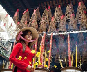 Tất tật văn khấn Mẫu tại đình, đền dịp năm mới 2019 chuẩn phong tục