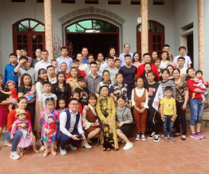 Dân mạng khoe ảnh đại gia đình sum họp ngày Tết: Không có đông nhất, chỉ có đông hơn!