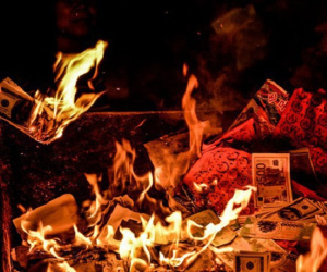 Văn khấn lễ hóa vàng chuẩn nhất cho Tết Kỷ Hợi 2019