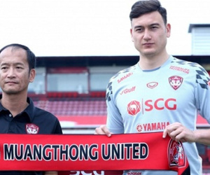 HLV Muangthong so sánh Đặng Văn Lâm với Oliver Kahn