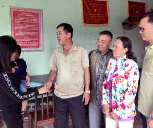 Người đàn ông đi ôtô tát phụ nữ chở con nhỏ lên tiếng xin lỗi