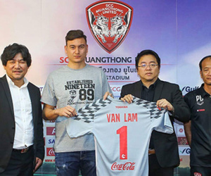 Văn Lâm là thủ môn đắt giá nhất trong lịch sử Muangthong United
