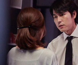 Về lấy đồ cho vợ đi đẻ, tôi bàng hoàng phát hiện tờ giấy chuyển tiền và những oan ức con gái phải chịu