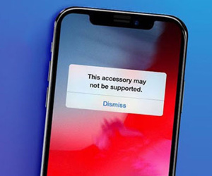 Apple bị kiện vì 'ép' người dùng mua sạc iPhone mới