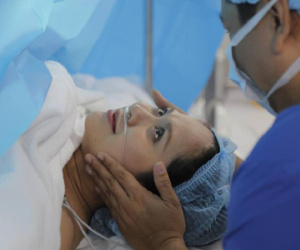 Bênh vực chồng, Thanh Thúy đăng ảnh lên bàn đẻ đá xéo 'một đồng nghiệp thân thiết' trong vụ ồn ào 'Trạng Quỳnh'