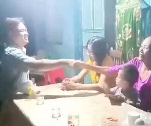 Nam tài xế đến tận nhà xin lỗi trực tiếp người phụ nữ bị mình tát ở Đồng Nai: 'Em vui lòng bỏ qua cho anh, cảm ơn em!'
