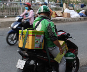 Nỗi niềm những người bám trụ thành phố mưu sinh dịp Tết