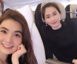 Đặng Thu Thảo và ông xã đi du lịch đầu năm cùng bạn bè